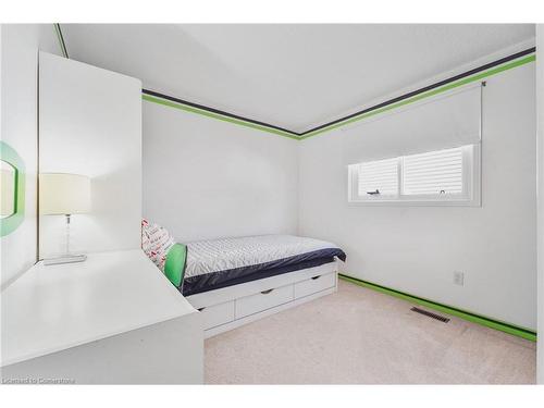 8 Muscot Drive, Hamilton, ON - Indoor Photo Showing Bedroom