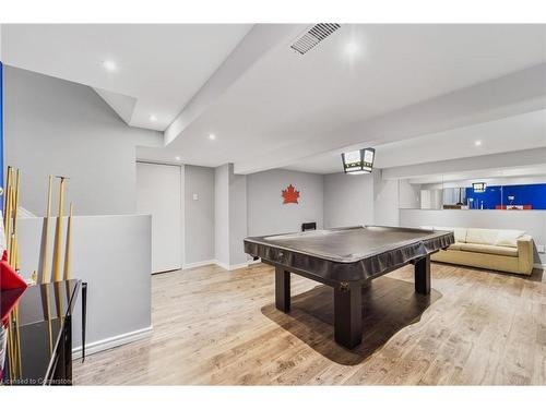 8 Muscot Drive, Hamilton, ON - Indoor Photo Showing Other Room