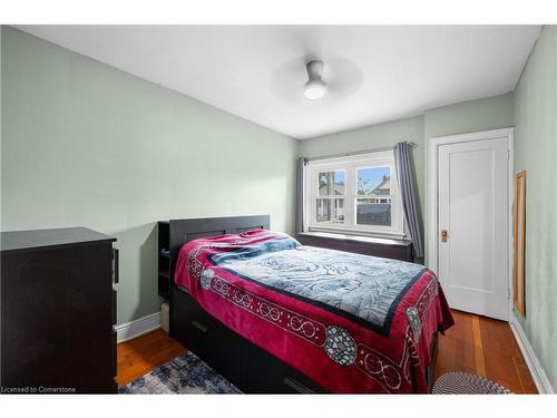 145 Weir Street N, Hamilton, ON - Indoor Photo Showing Bedroom