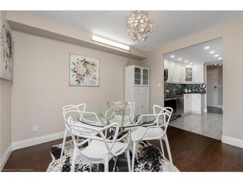 912-155 Hillcrest Avenue, Mississauga, ON - Indoor Photo Showing Dining Room