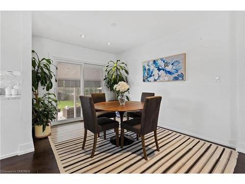 7448 Wanless Street, Niagara Falls, ON - Indoor Photo Showing Dining Room