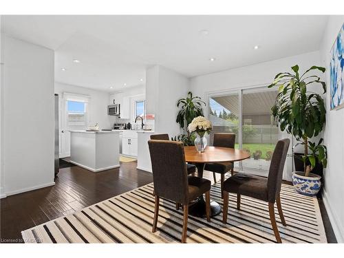 7448 Wanless Street, Niagara Falls, ON - Indoor Photo Showing Dining Room