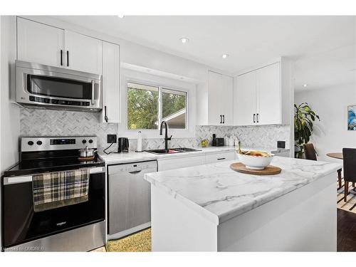 7448 Wanless Street, Niagara Falls, ON - Indoor Photo Showing Kitchen With Stainless Steel Kitchen With Upgraded Kitchen