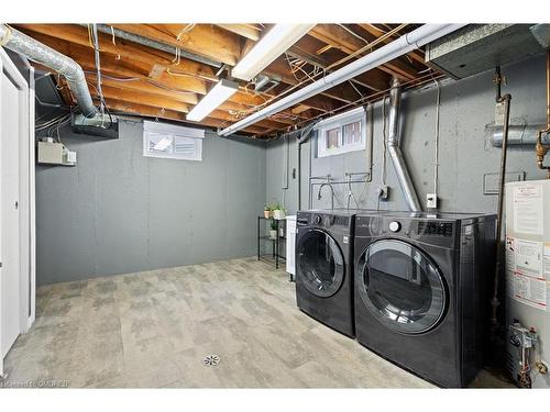 7448 Wanless Street, Niagara Falls, ON - Indoor Photo Showing Laundry Room