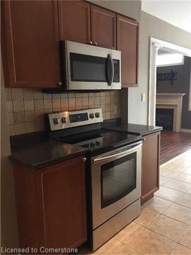 34 Haynes Court, Niagara-On-The-Lake, ON - Indoor Photo Showing Kitchen With Stainless Steel Kitchen