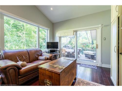 1307 Ingledene Drive, Oakville, ON - Indoor Photo Showing Living Room