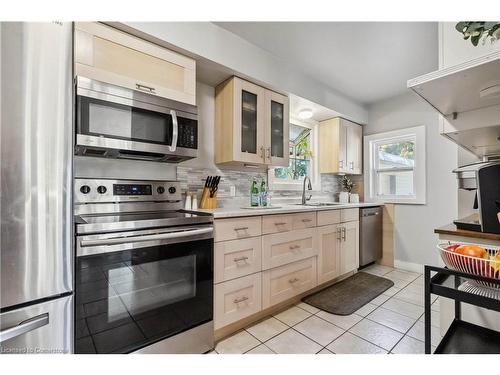 1010 Heather Street, Woodstock, ON - Indoor Photo Showing Kitchen