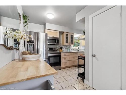 1010 Heather Street, Woodstock, ON - Indoor Photo Showing Kitchen