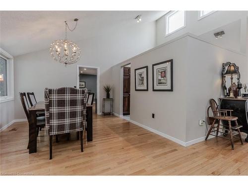 11 Weneil Dr Drive, Freelton, ON - Indoor Photo Showing Dining Room