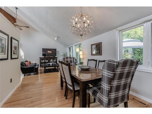 11 Weneil Dr Drive, Freelton, ON - Indoor Photo Showing Dining Room