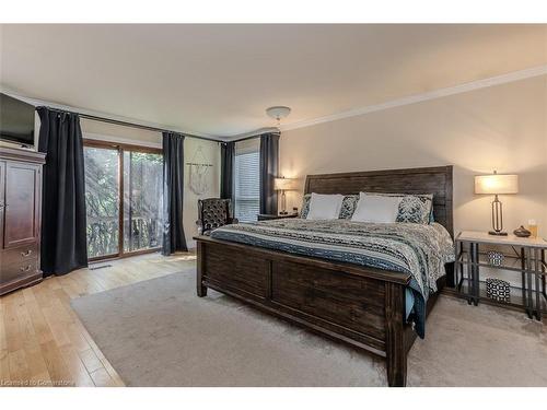 11 Weneil Dr Drive, Freelton, ON - Indoor Photo Showing Bedroom