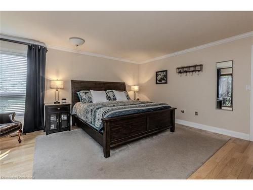 11 Weneil Dr Drive, Freelton, ON - Indoor Photo Showing Bedroom