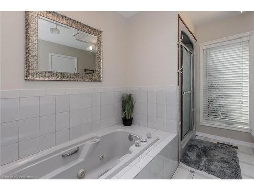 11 Weneil Dr Drive, Freelton, ON - Indoor Photo Showing Bathroom