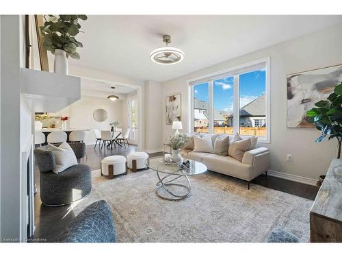 131 Starfire Crescent, Stoney Creek, ON - Indoor Photo Showing Living Room