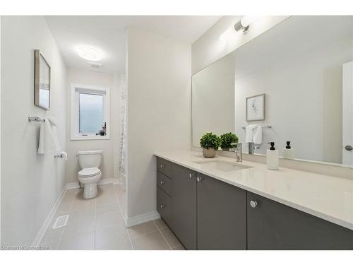 131 Starfire Crescent, Stoney Creek, ON - Indoor Photo Showing Bathroom