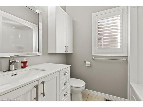 28 Geranium Avenue, Hamilton, ON - Indoor Photo Showing Bathroom