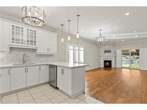 28 Geranium Avenue, Hamilton, ON - Indoor Photo Showing Kitchen With Upgraded Kitchen