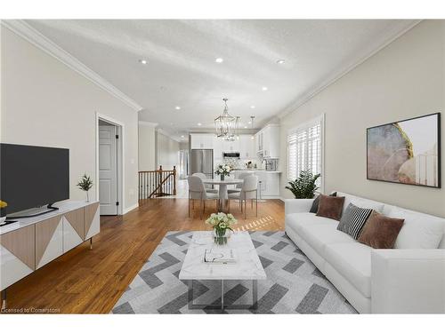 28 Geranium Avenue, Hamilton, ON - Indoor Photo Showing Living Room