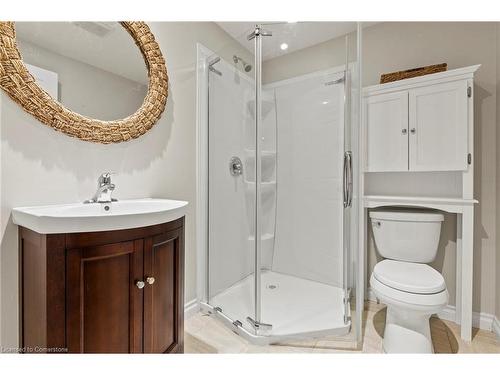 28 Geranium Avenue, Hamilton, ON - Indoor Photo Showing Bathroom