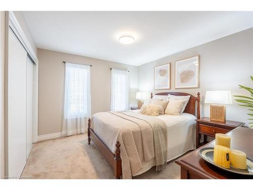 2352 Falling Green Drive, Oakville, ON - Indoor Photo Showing Bedroom