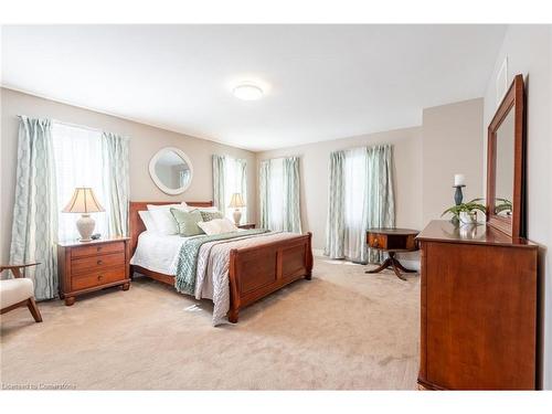 2352 Falling Green Drive, Oakville, ON - Indoor Photo Showing Bedroom