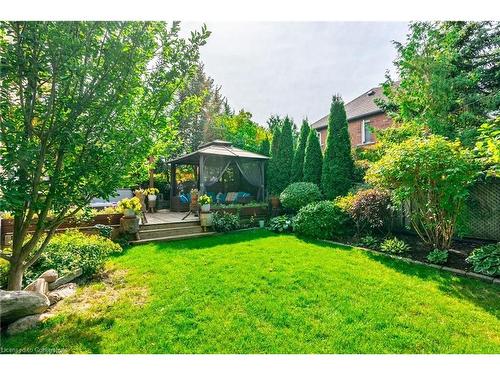 2352 Falling Green Drive, Oakville, ON - Outdoor