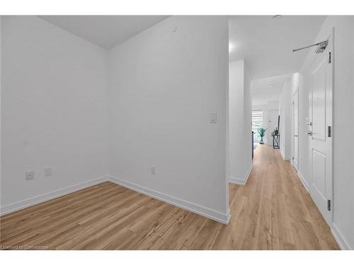 801-470 Dundas Street E, Waterdown, ON - Indoor Photo Showing Other Room