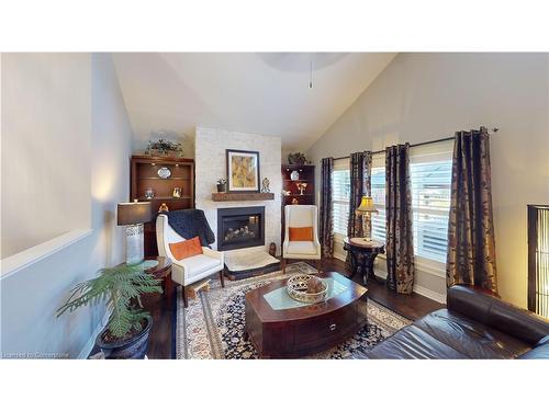 532 Gaiser Road, Welland, ON - Indoor Photo Showing Living Room With Fireplace