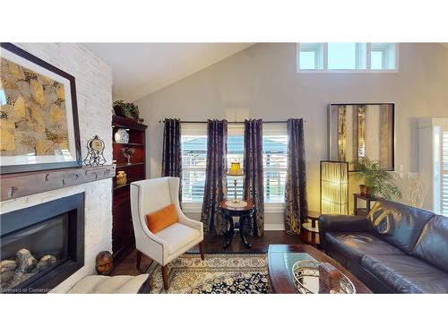 532 Gaiser Road, Welland, ON - Indoor Photo Showing Living Room With Fireplace