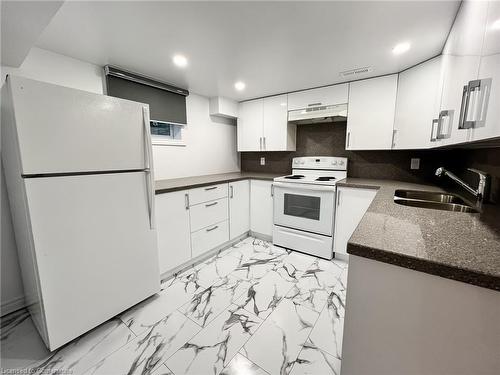 2-230 West 18Th Street, Hamilton, ON - Indoor Photo Showing Kitchen With Double Sink