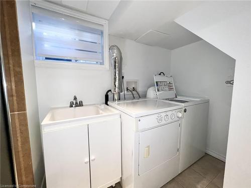 2-230 West 18Th Street, Hamilton, ON - Indoor Photo Showing Laundry Room