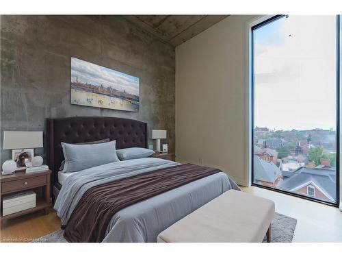 601-11 Robert Street, Hamilton, ON - Indoor Photo Showing Bedroom