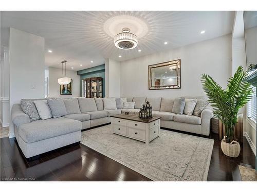 575 Stonehenge Drive, Ancaster, ON - Indoor Photo Showing Living Room