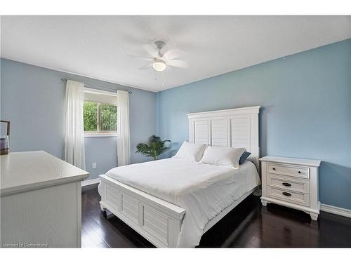 575 Stonehenge Drive, Ancaster, ON - Indoor Photo Showing Bedroom