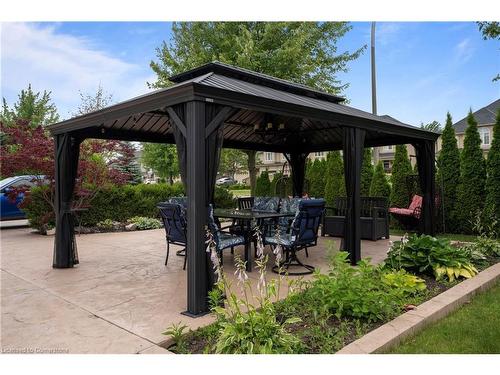 575 Stonehenge Drive, Ancaster, ON - Outdoor