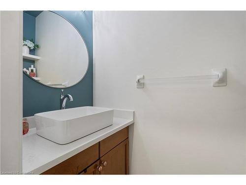 575 Stonehenge Drive, Ancaster, ON - Indoor Photo Showing Bathroom