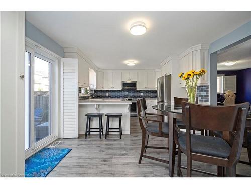 20 Midanbury Way, Mount Hope, ON - Indoor Photo Showing Dining Room