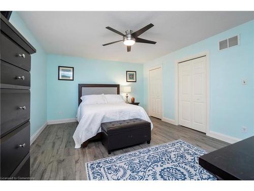 20 Midanbury Way, Mount Hope, ON - Indoor Photo Showing Bedroom