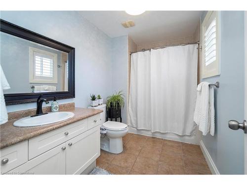 20 Midanbury Way, Mount Hope, ON - Indoor Photo Showing Bathroom