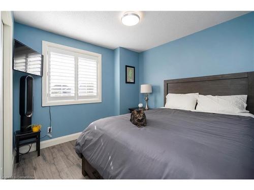 20 Midanbury Way, Mount Hope, ON - Indoor Photo Showing Bedroom