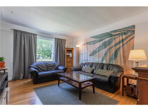 62 Alma Street, Dundas, ON - Indoor Photo Showing Living Room