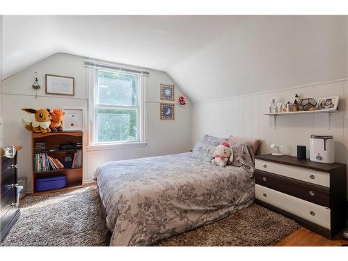 62 Alma Street, Dundas, ON - Indoor Photo Showing Bedroom