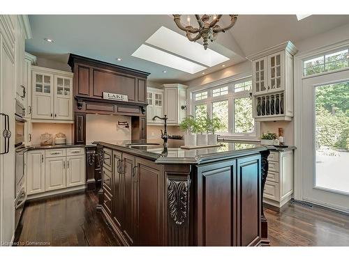 883 Kingsway Drive, Burlington, ON - Indoor Photo Showing Kitchen With Upgraded Kitchen