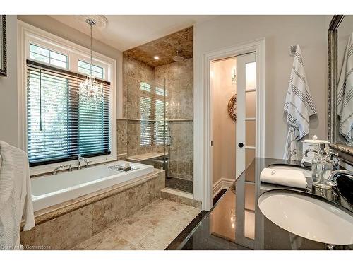 883 Kingsway Drive, Burlington, ON - Indoor Photo Showing Bathroom