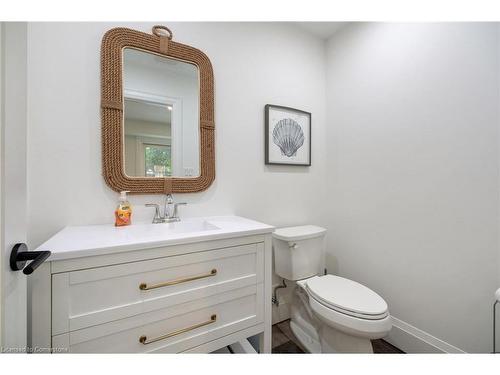 799 Cranston Court, Burlington, ON - Indoor Photo Showing Bathroom