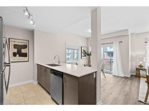 16 Ridgeside Lane, Waterdown, ON - Indoor Photo Showing Kitchen