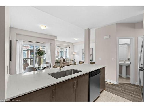 16 Ridgeside Lane, Waterdown, ON - Indoor Photo Showing Kitchen