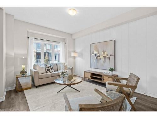 16 Ridgeside Lane, Waterdown, ON - Indoor Photo Showing Living Room