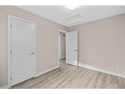 16 Ridgeside Lane, Waterdown, ON - Indoor Photo Showing Other Room