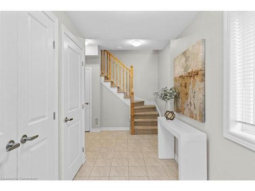 16 Ridgeside Lane, Waterdown, ON - Indoor Photo Showing Other Room